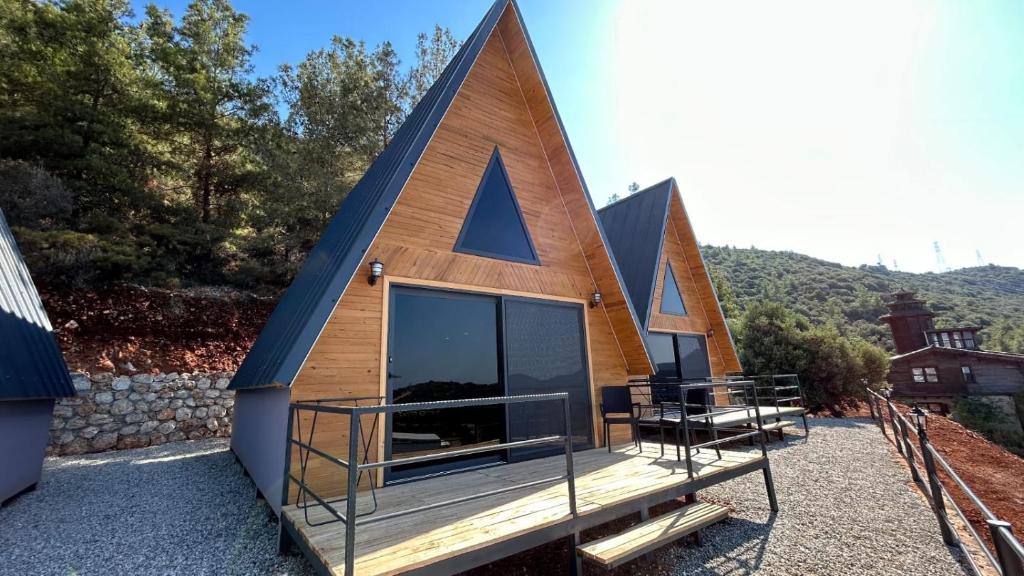 هتل ای-را سوییت بنگالو Ay-Ra Suite Bungalow