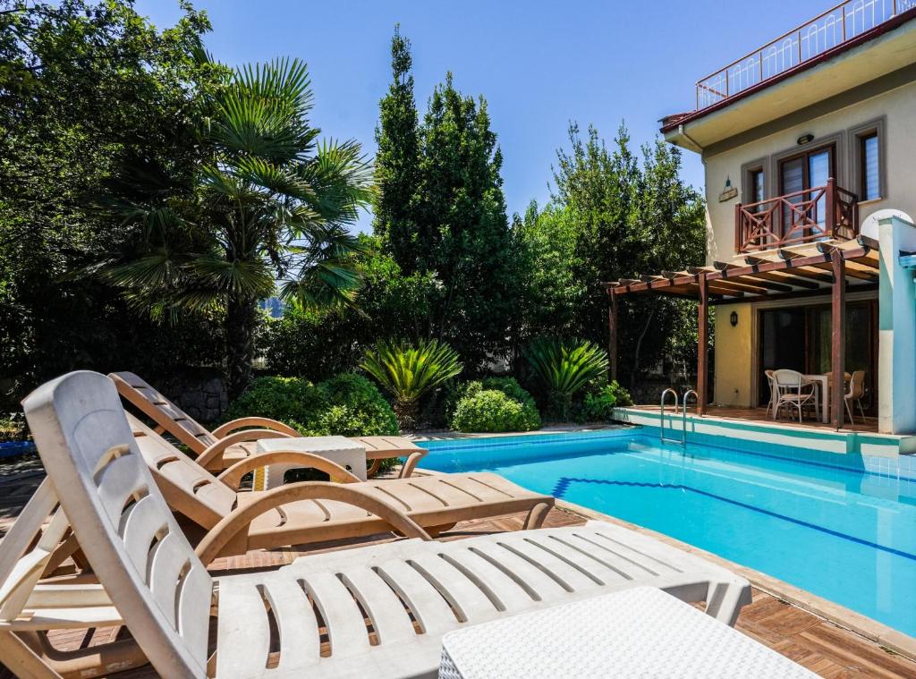 هتل ویلا و پول و بالکنی 3 مین تو دالیان ریور - Villa w Pool and Balcony 3 min to Dalyan River