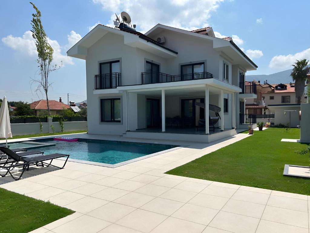 هتل ویلاز تامرینس - Villa's Tomris