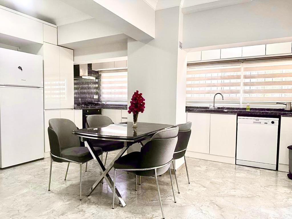 هتل آبا ویلا یاکاموز - Abaa Villa Yakamoz