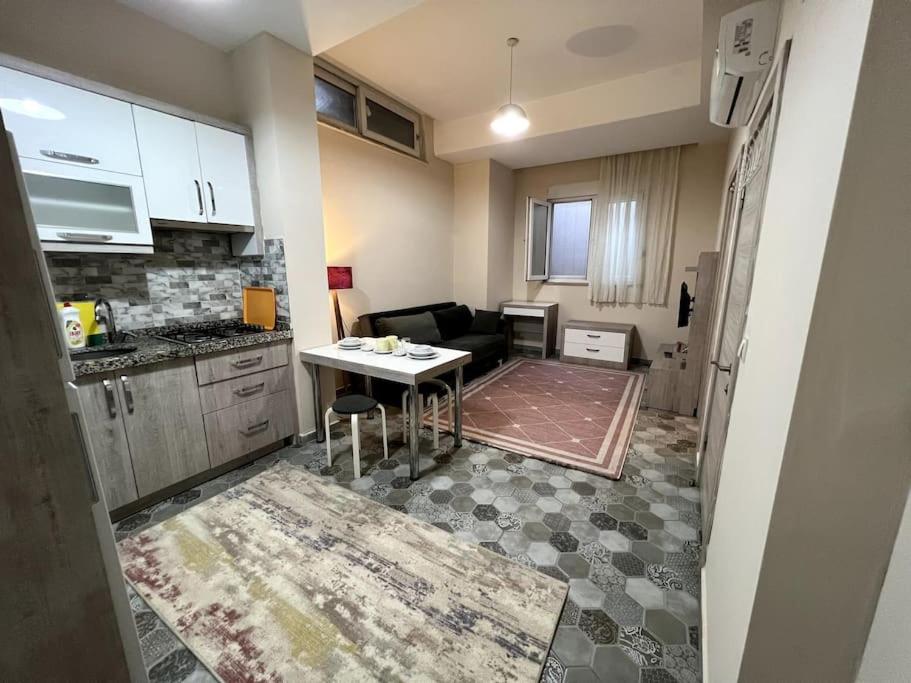هتل بیسمنت فلور، کنفورلو، فراح، گنیş 1+1 '24' - Basement Floor, Konforlu, Ferah, Geniş 1+1 '24'