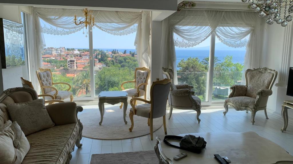 هتل آنتالیا نین کالبنده بیوله یجی بیر سیگیناک - Antalya’nın kalbinde büyüleyici bir sığınak