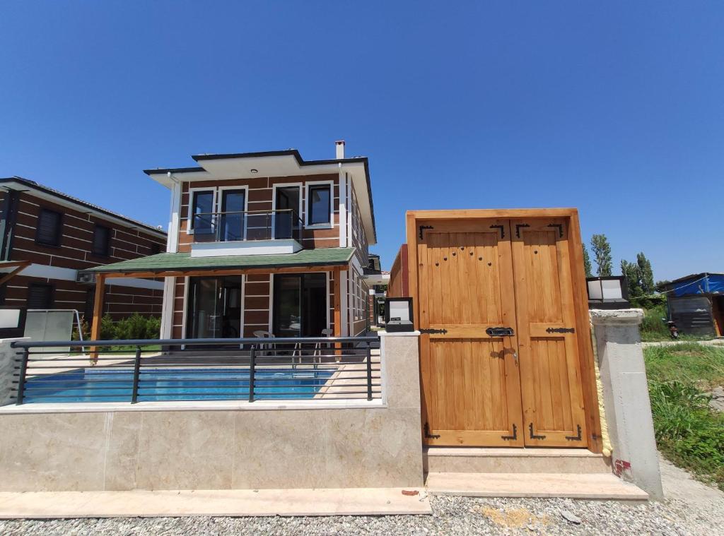 هتل ویلا دنیزالگون دالیان - Villa Denizolgun Dalyan