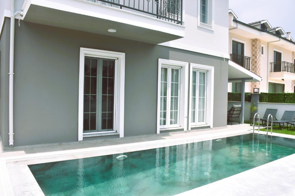 هتل دیلیان سنترال 4 بیدروم انسوئیت پرایوت ویلا ویت سویمینگ پول Dalyan Central 4 Bedroom Ensuite Private Villa with Swimming Pool