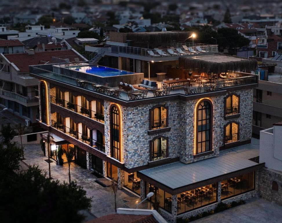 سی اورلا هتل - Si Urla Hotel