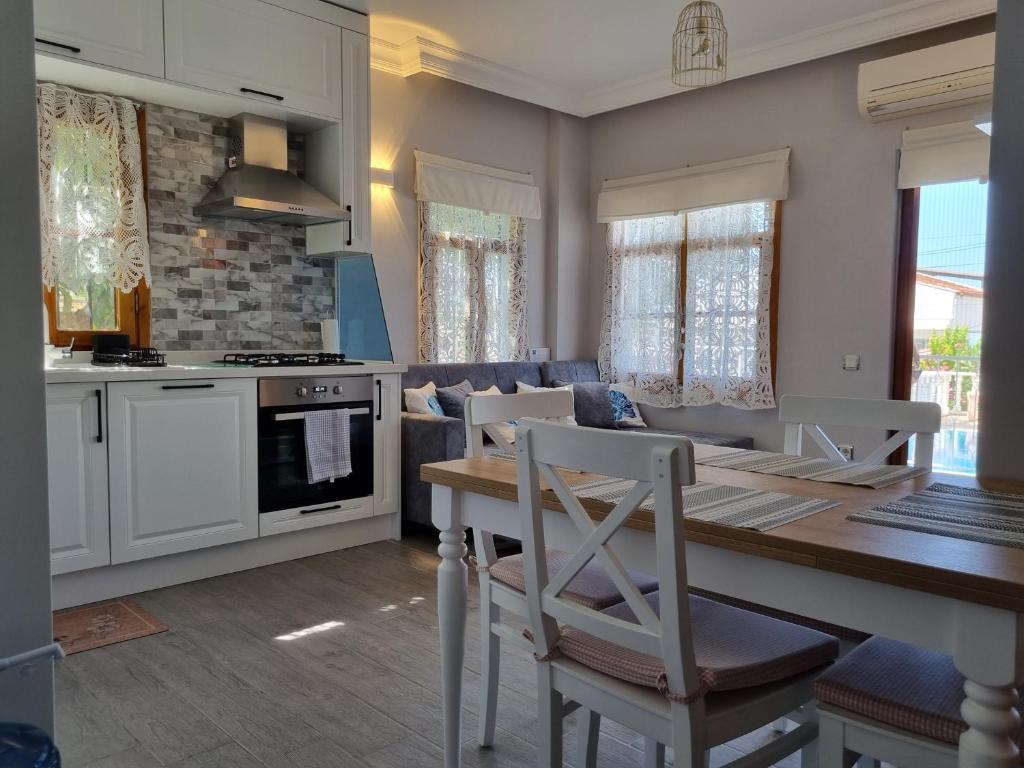 Kalkan Centre Bijou Home - Walk to town and beach