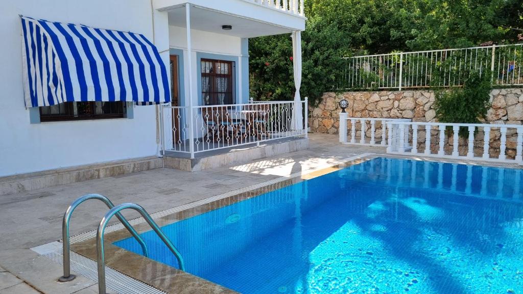 Kalkan Centre Bijou Home - Walk to town and beach