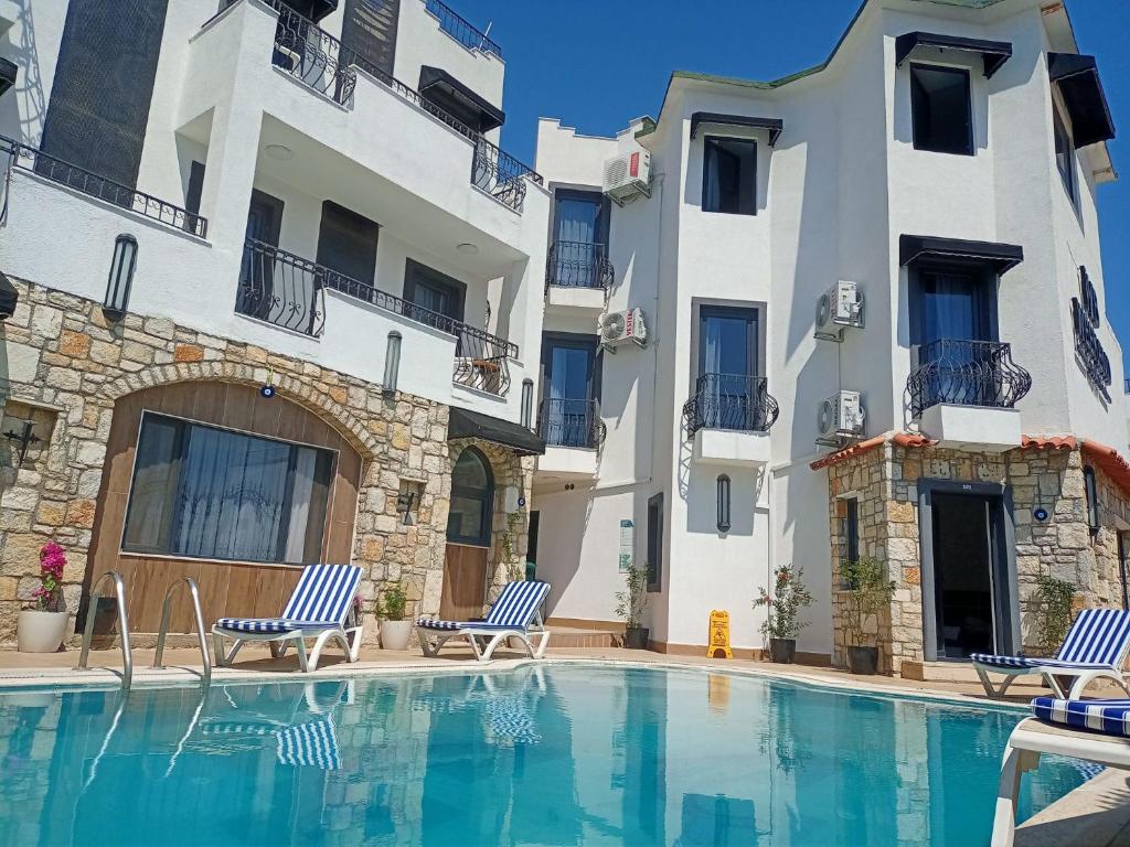دبلیوبی ویکند هتل - WB Weekend Otel
