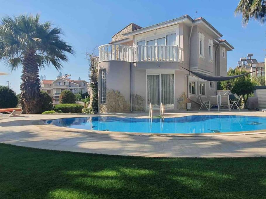 هتل مِسان گُلْفینگ ویلا Mesan Golfing Villa