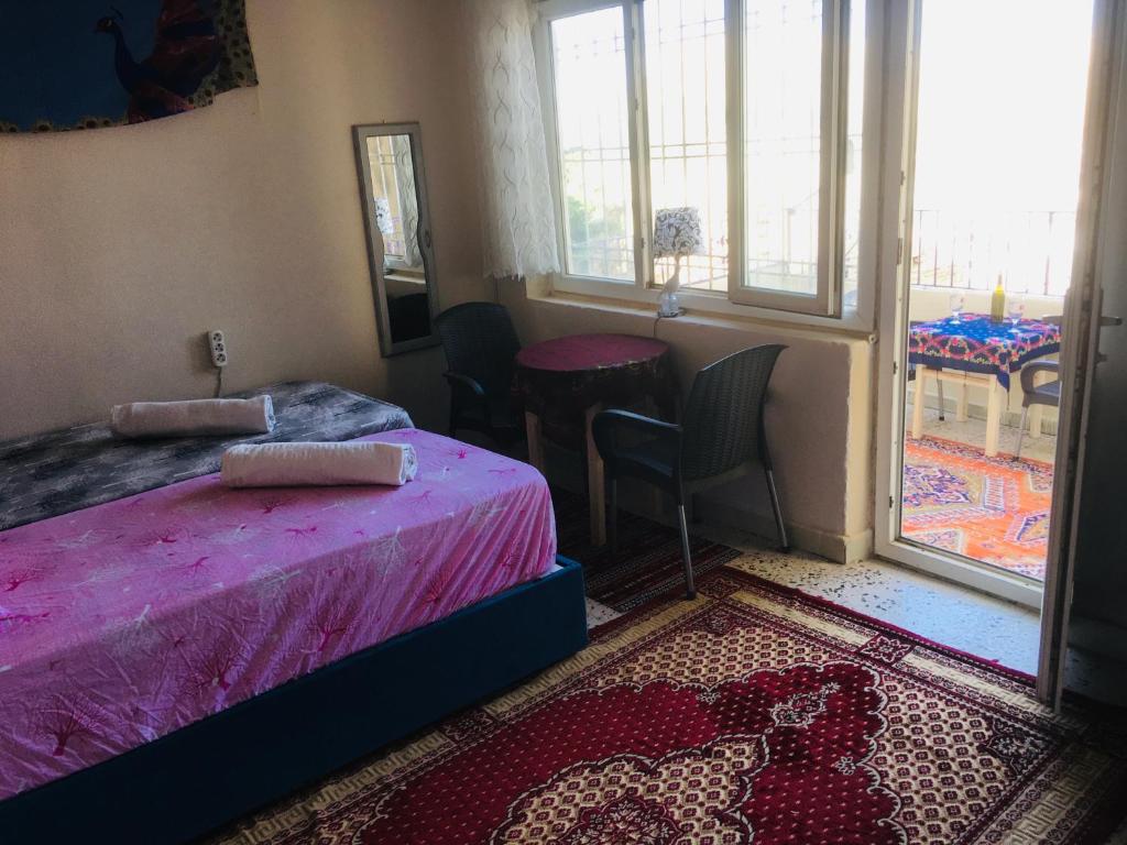 هتل رزا هاستل Rosa Hostel