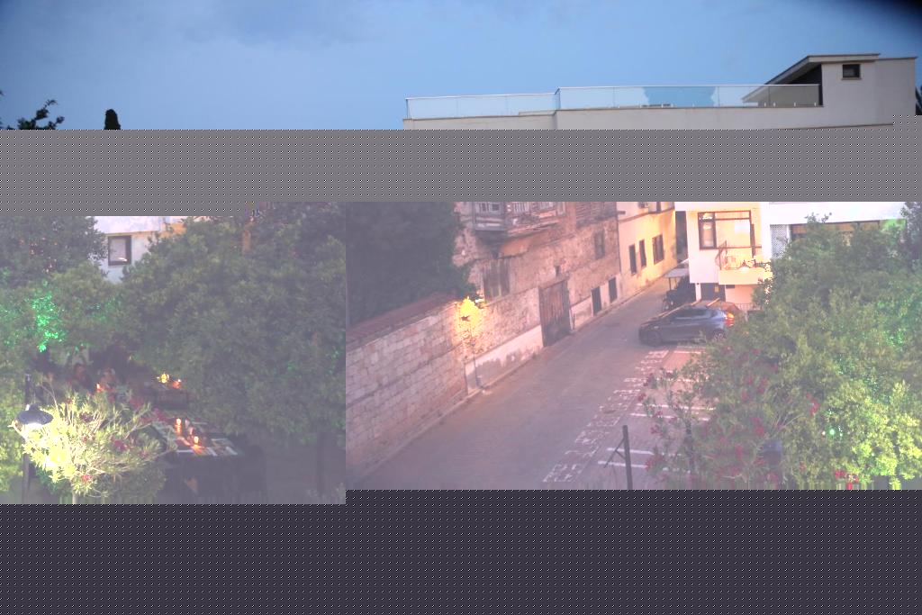 هتل اسپیسیس فلت وید بالکونی نیر هادرینز گیت - Spacious Flat with Balcony near Hadrian's Gate