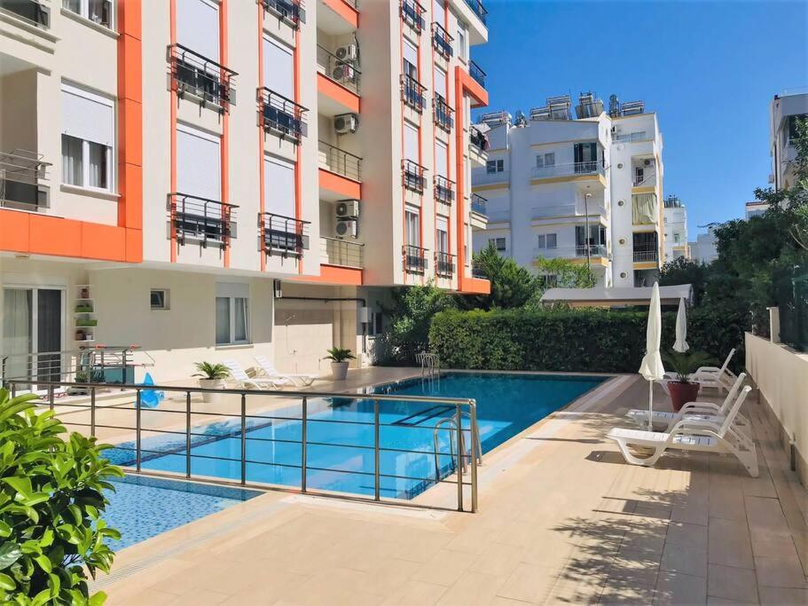 هتل کونیاالتı - لیمان - آنتالیا - لوکس و حضرلو سایتیده گوزل بیر دایره - Konyaaltı - Liman - Antalya - Lüks ve Huzurlu Sitede Güzel Bir Daire