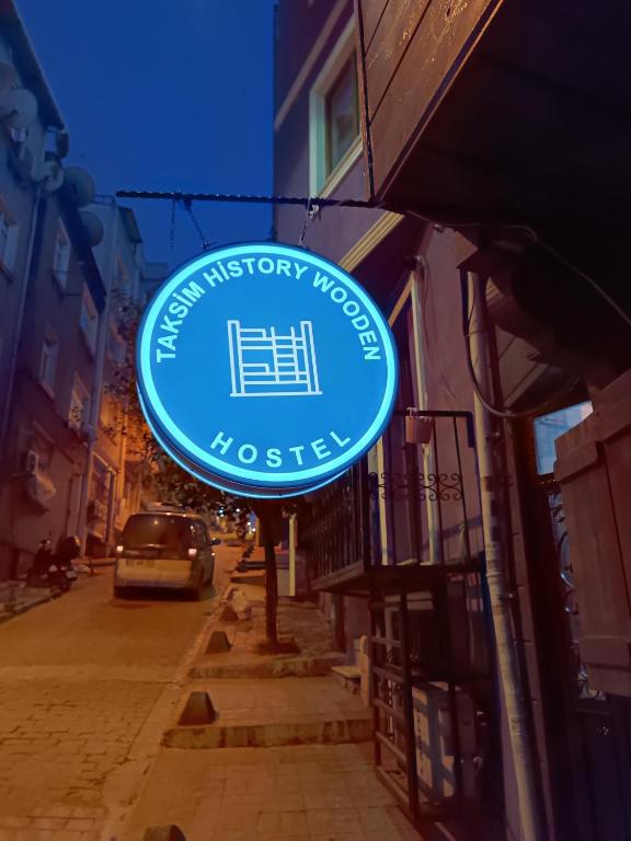 هتل تکسییم هیستوری وودن هاستل Taksim History Wooden Hostel