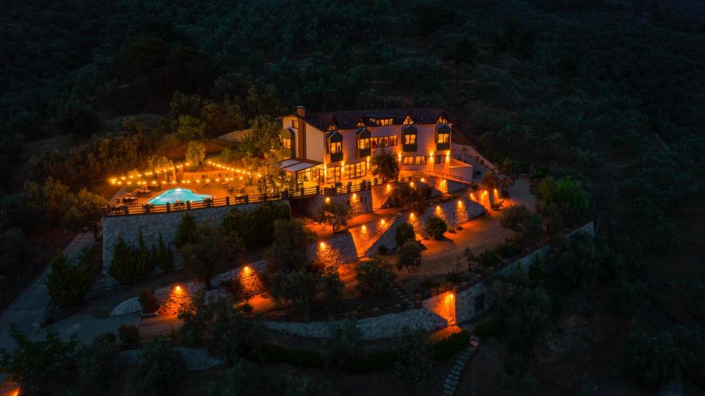 هتل کازداغلاری زیتونی‌هان بوتیک اوتل - KAZDAĞLARI ZEYTUNİHAN BUTİK OTEL