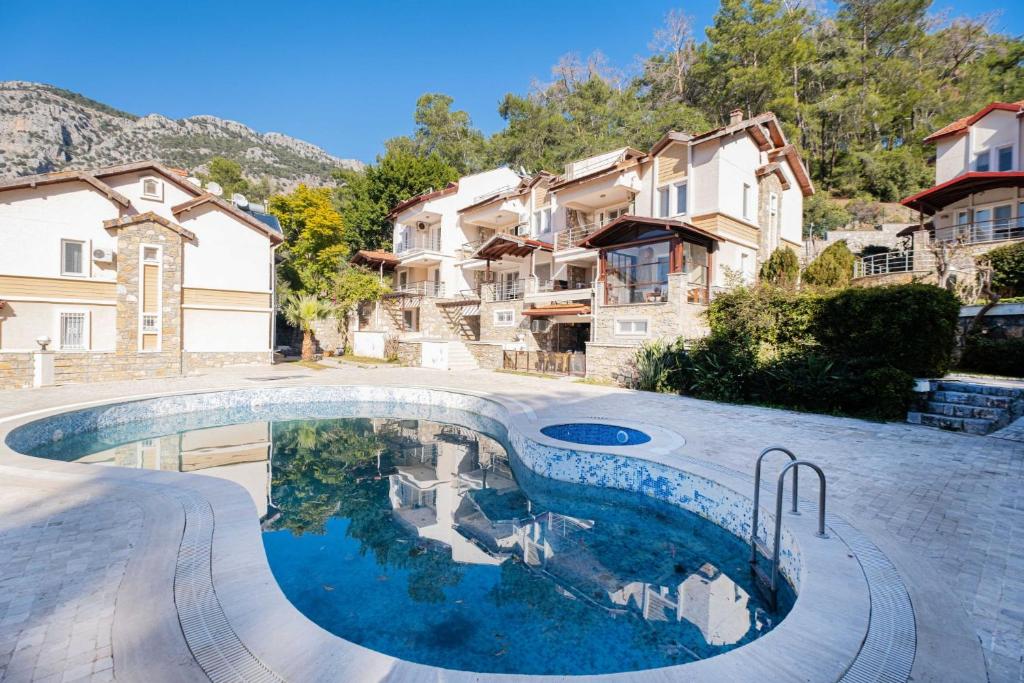 هتل گریت هاوس ویت شرد پول اند بالکنی این گوچک Great House with Shared pool and Balcony in Gocek