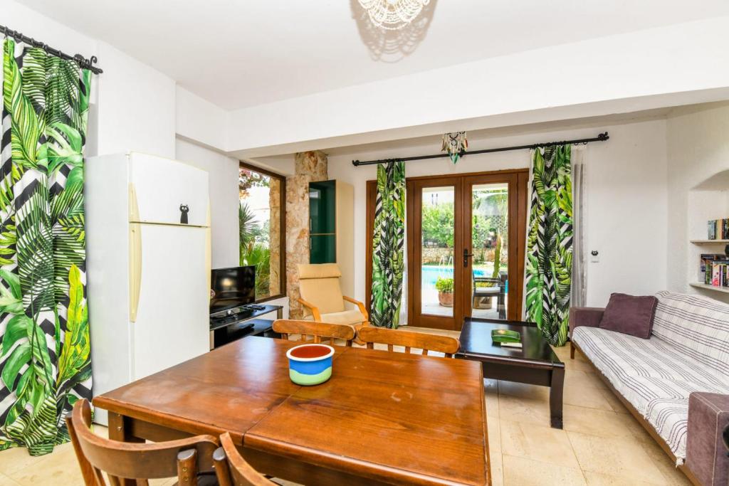 Duplex House with Shared Pool near Beach in Kalkan