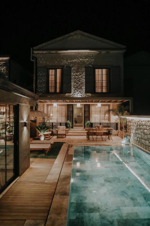 پایه آلاچاتی بوتیک هتل - paye alaçatı butik otel