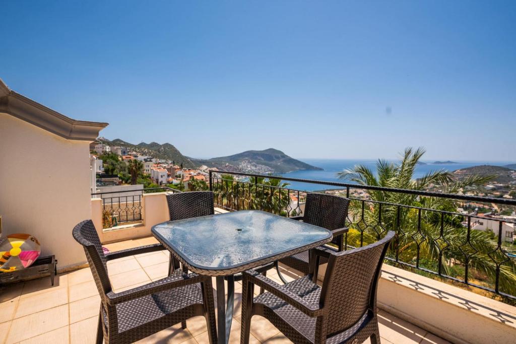 هتل لاولی فلت نییر بیچ وید شیرد پول این کالکان Lovely Flat near Beach with Shared Pool in Kalkan