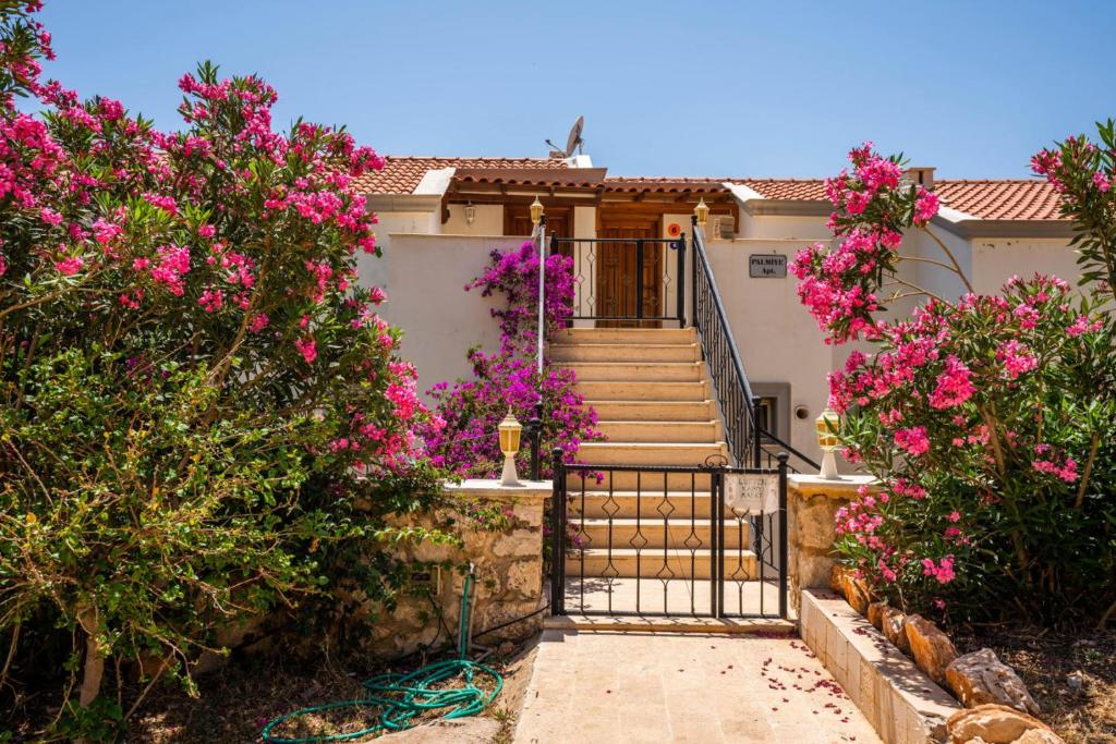 Lovely Flat near Beach with Shared Pool in Kalkan