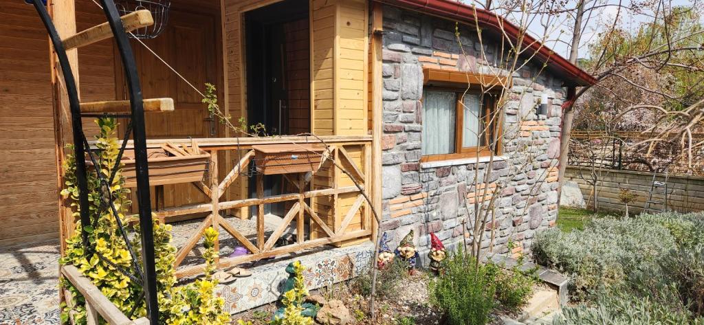 هتل سیلنو س بنگالو استون هاوس Silenos Bungalow Stone House