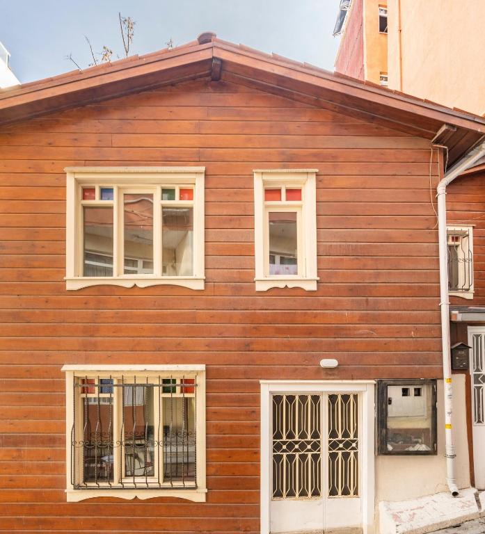 هتل هیستوری کال دوپلکس ویلا ویت پاتیو این بیاغلو - Historical Duplex Villa with Patio in Beyoglu