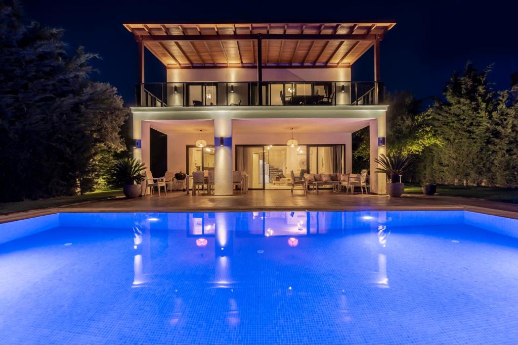 هتل کانتمپروری لاکچری ویلا این یالی کاواک سنتر - Contemporary Luxury Villa in Yalıkavak Center