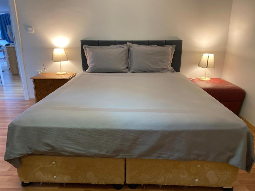 هتل لاگزوریاس لایاور ویت ان سوئیت بَث‌روم ۱۲ مینس فروم استانبول ایرپورٹ Luxurious layover with en suite bathroom 12 mins from Istanbul Airport