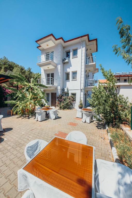 اونوودا هتل اند سوئیتس - Onoda Hotel & Suites