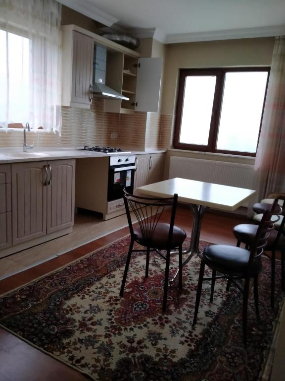 هتل شاهین آپارت - دمیراپی - اوزن گل Şahin Apart - Demirkapı - UZUNGOL