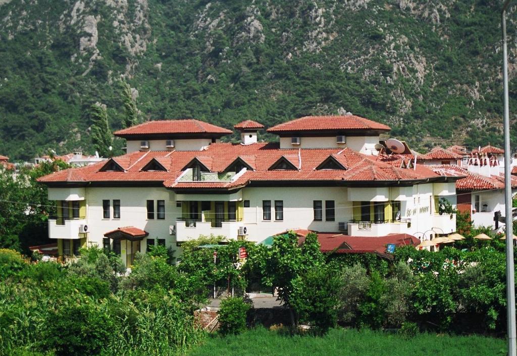 اوز-آی آپارت هتل - ÖZ-AY APART OTEL