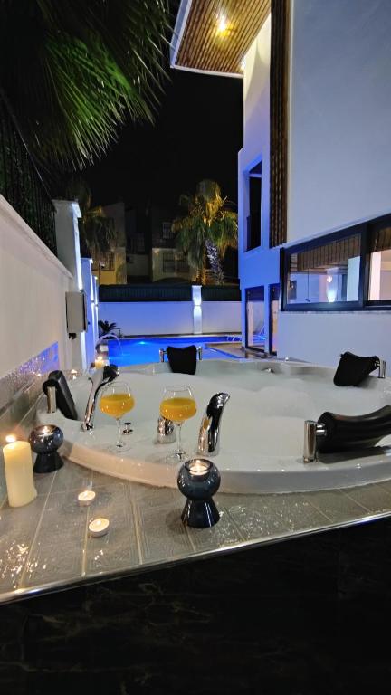 هتل پرایوت اند سیکلود لاکچری ویلا کاسا پورا ویدا Private & Secluded Luxury Villa Casa Pura Vida