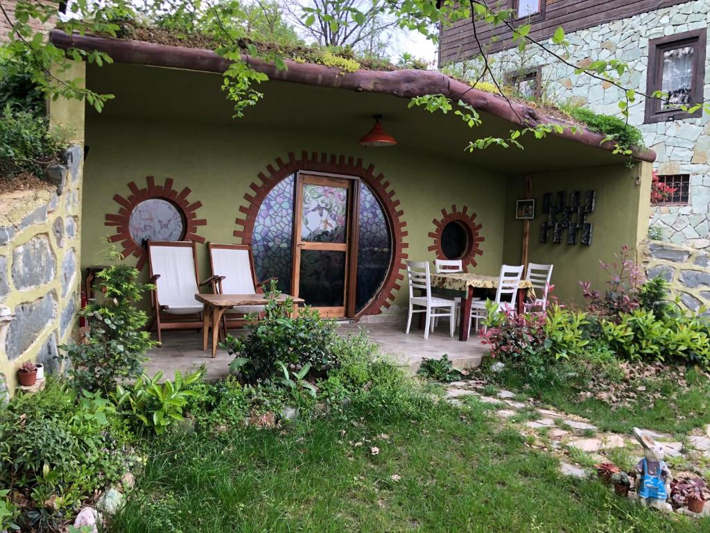 هتل هپی هابیت , 2 روم جاکوزی , لیک اند فارست ویو , فایرپلیس , سیکس بد سپانجا - Happy Hobbit ,2 room jakuzi, Lake and forest view, fireplace ,six bad Sapanca