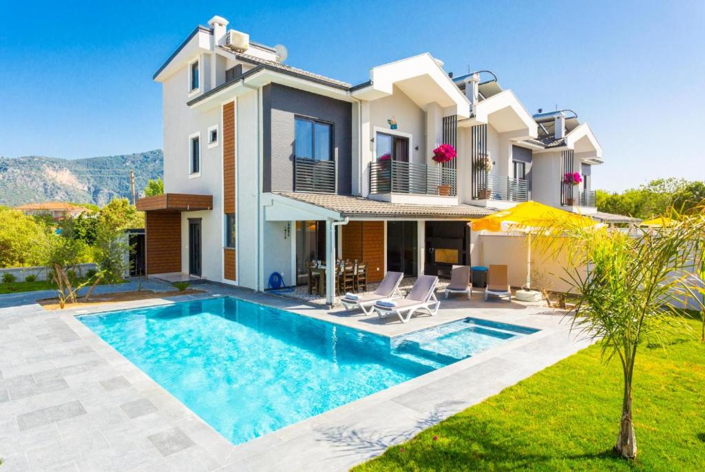 هتل ویلا اکسکلوزیو پارادایس 3 Villa Exclusive Paradise 3