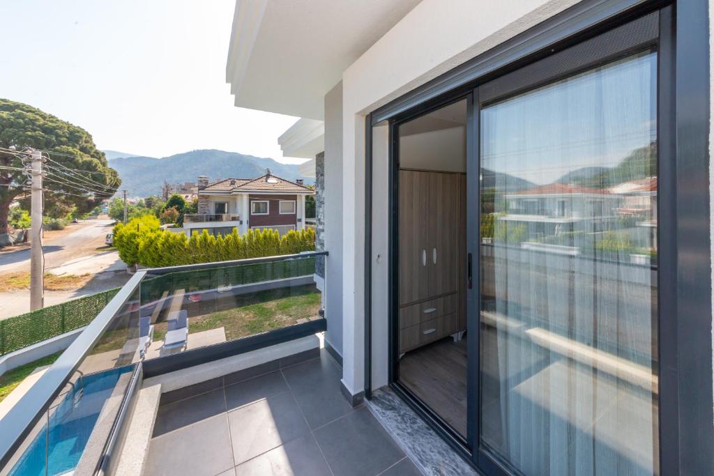 هتل ویلا آنجل بی کامدیبی مارماریس فمیلی آنلی - Villa Angel B Camdibi Marmaris Family only