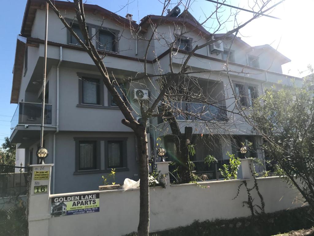 هتل گلدن لیک اپارتس Golden Lake Aparts