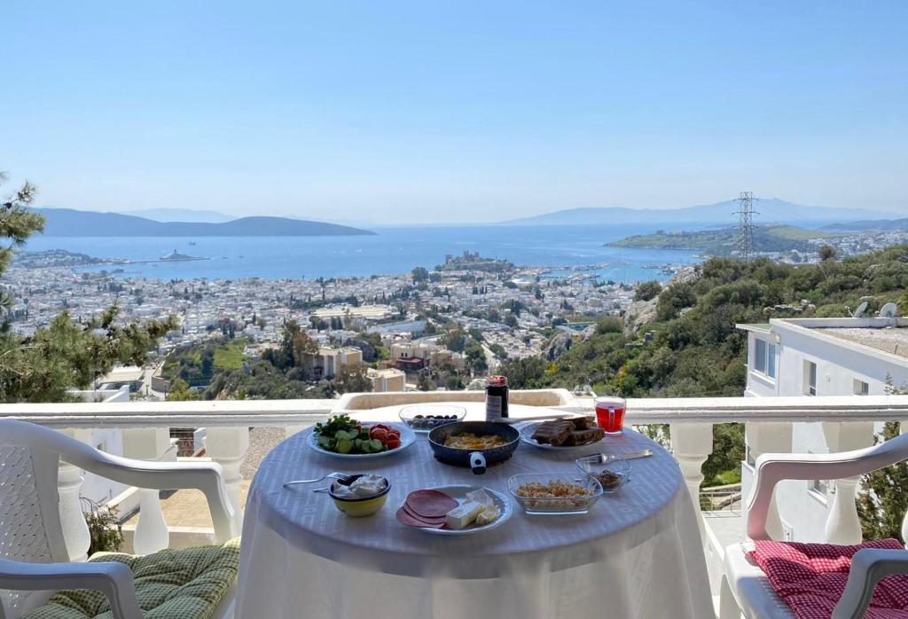 هتل بودروم بورجو ویلا ، مگنیفی سنت سی ویو ، کُوزی ، فری اوتپارک ، فری وای فای BODRUM BURCU VILLA , Magnificent Sea View, Cozy, Free Otopark, Free Wifi