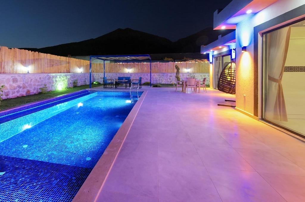 هتل زیتین تانه سی - کالکان دا موهافا zorgar جاكوزیلی ویلا - Zeytin Tanesi- Kalkan'da Muhafazakar Jakuzili Villa