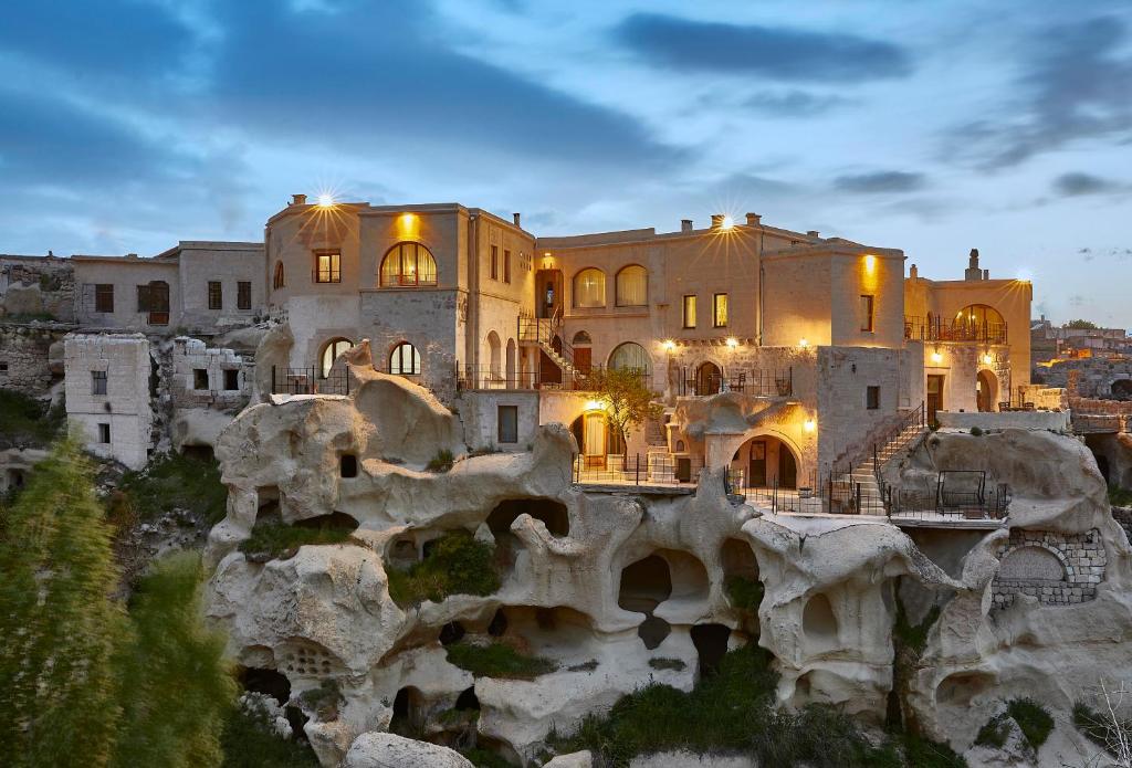 هتل Charm Of Cappadocia Cave Suites (Hotel), Nevşehir (Turkey) Deals