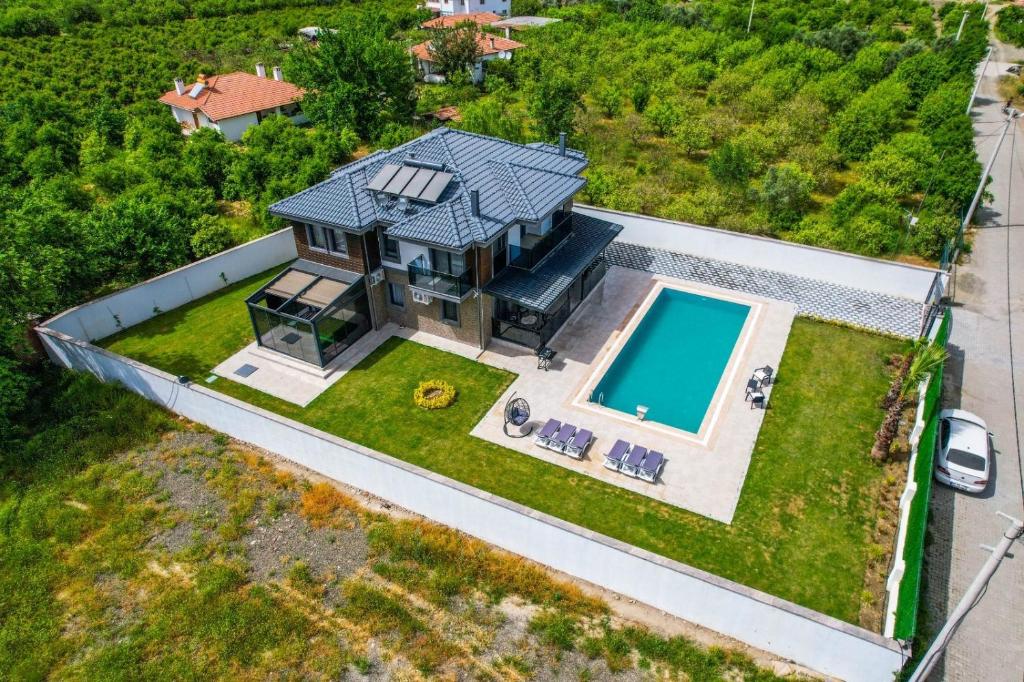 هتل ویلا سمیمی - پرایواتر آوسن پول و اینن پول - ویرپول VILLA SEMI -privater Außenpool & Innenpool - Whirlpool