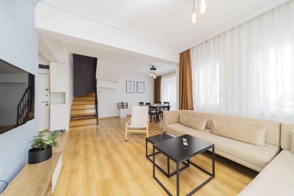 هتل اسپیشس اند سنترال آپارتمان نیار لارا بیچ این موراتپاشا، آنتالیا - Spacious and Central Apartment near Lara Beach in Muratpasa, Antalya