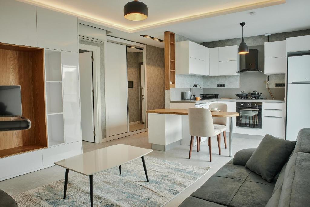 هتل اسکای گاردن سوئیتس Sky Garden Suites