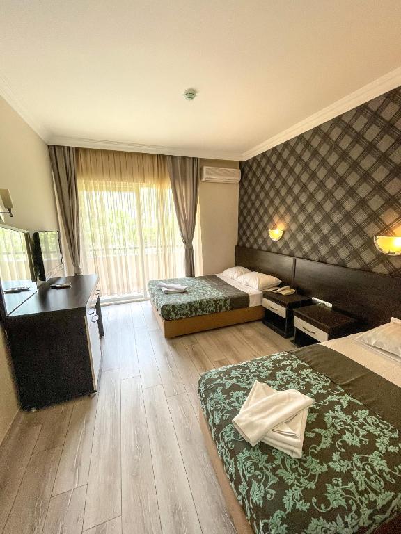 هتل کَستِل پارک هُتِل - CASTLE PARK HOTEL