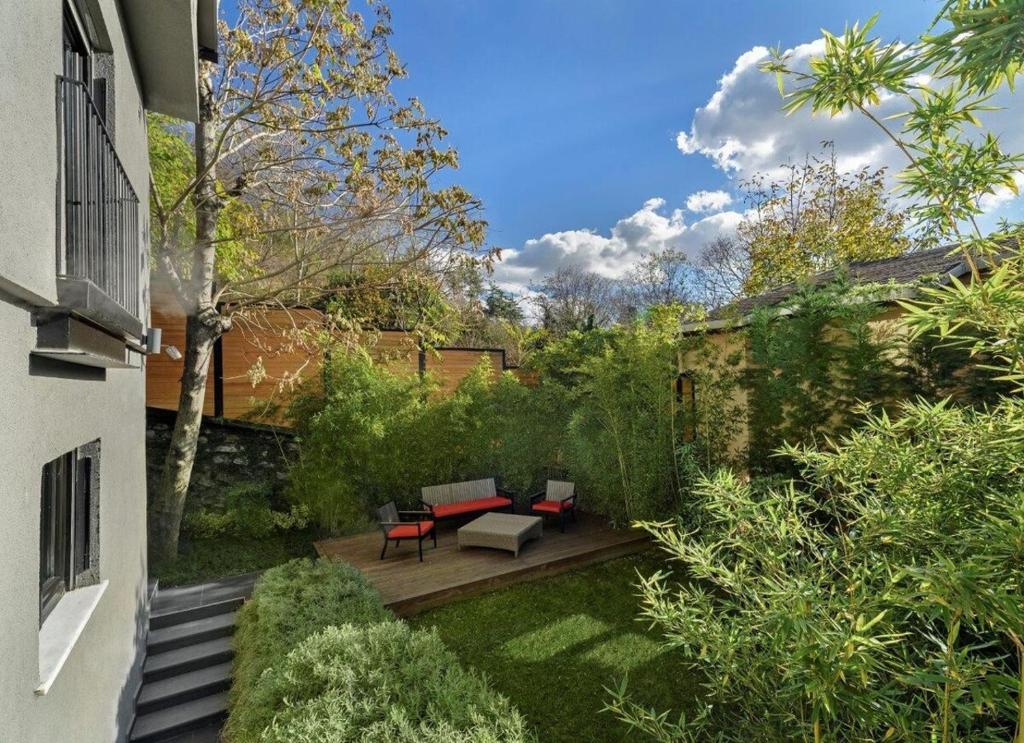 هتل لاکچری مدرن اوسیس ویلا وی پرایوت گاردن! #25 - Luxury Modern Oasis Villa W Private Garden! #25