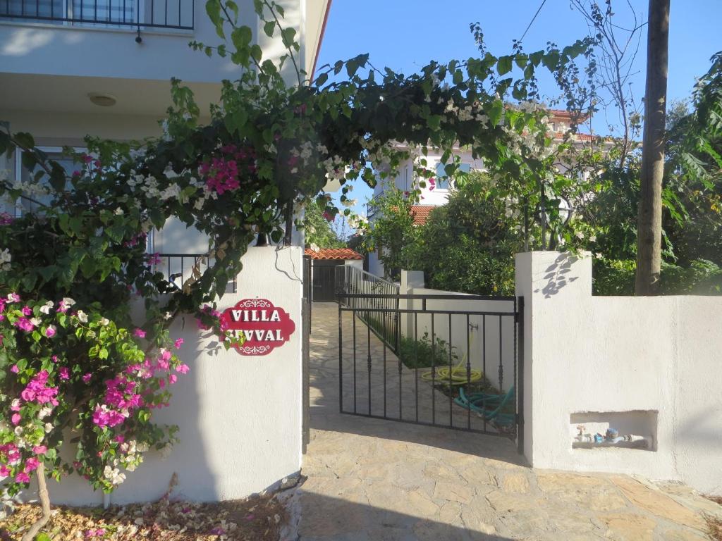 هتل ویلا سواوال - ستانینگ ۴-بد ویلا VillaSevval - Stunning 4-Bed Villa