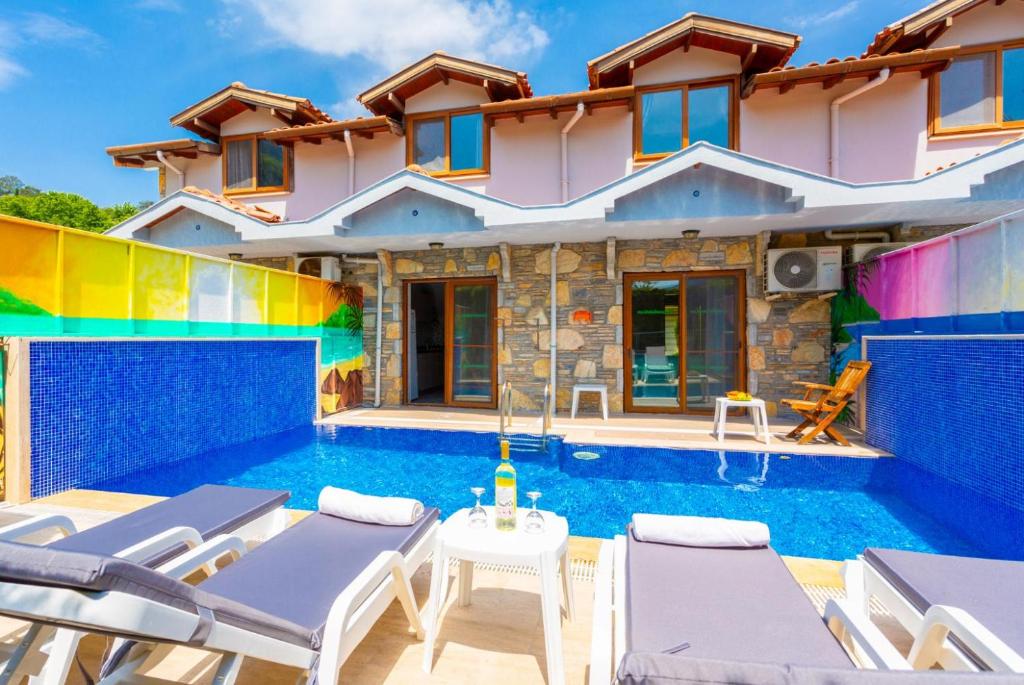 هتل ویلا ایلا پارادایس Villa Ayla Paradise
