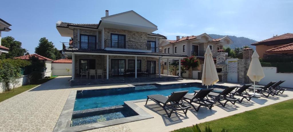 هتل ویلا ارتمچ - کالیتی تاتیلین آدرسه Villa ERTUNÇ - Kaliteli Tatilin Adresi