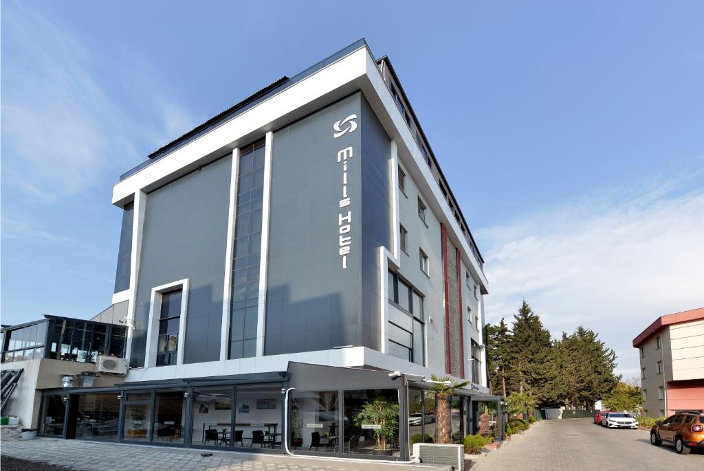 میلز هتل MİLLS HOTEL