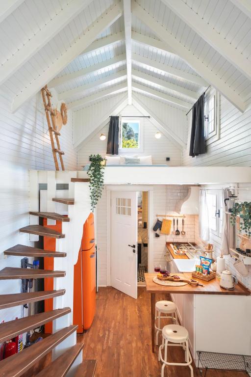 هتل ذ باکس هاوس اند چرمینگ پرایوت تینی هاوس اند پول - The Box House & Charming Private Tiny House & Pool