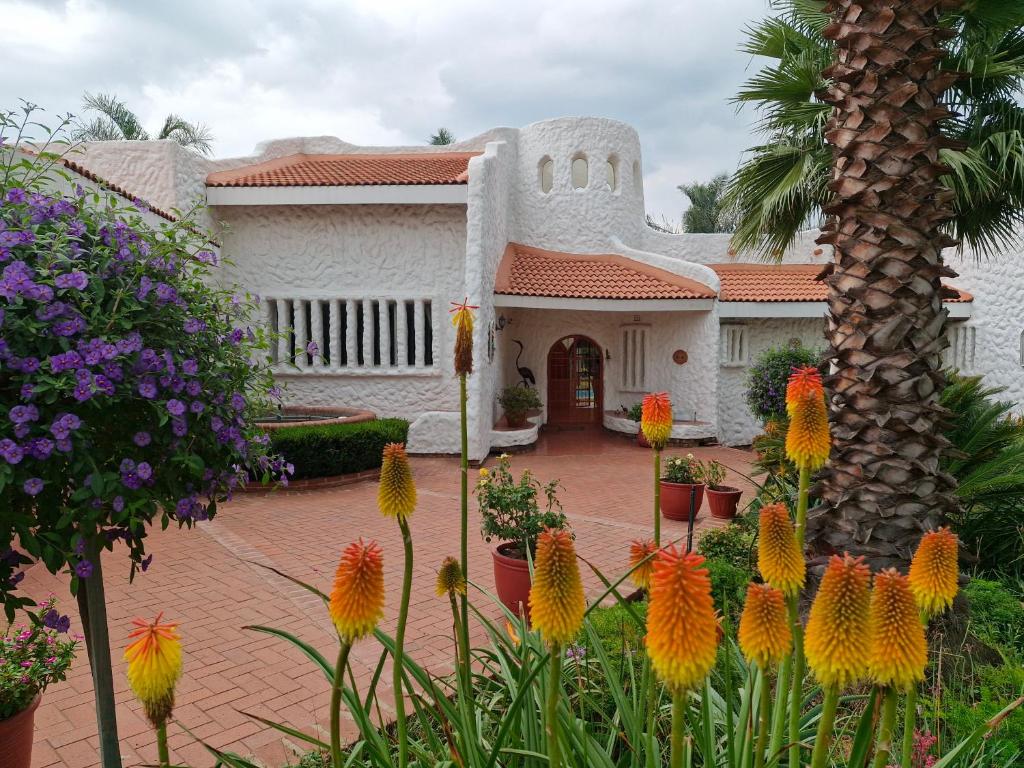 هتل ویلا ساردینیا گست هاوس Villa Sardinia Guest House