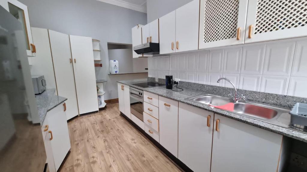 هتل اوریلی4 گست آپارتمان - Everly4 Guest Apartment